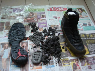 Illustration for article titled Some Sneakers Age Like Shit